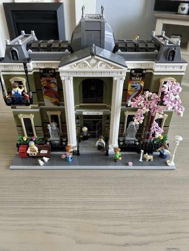Lego 10326 museo - di, storia